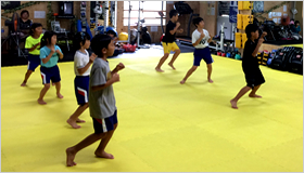 �y�L�b�Y�N���X�z�@�j�̎q�����̎q���y�������b�X���I